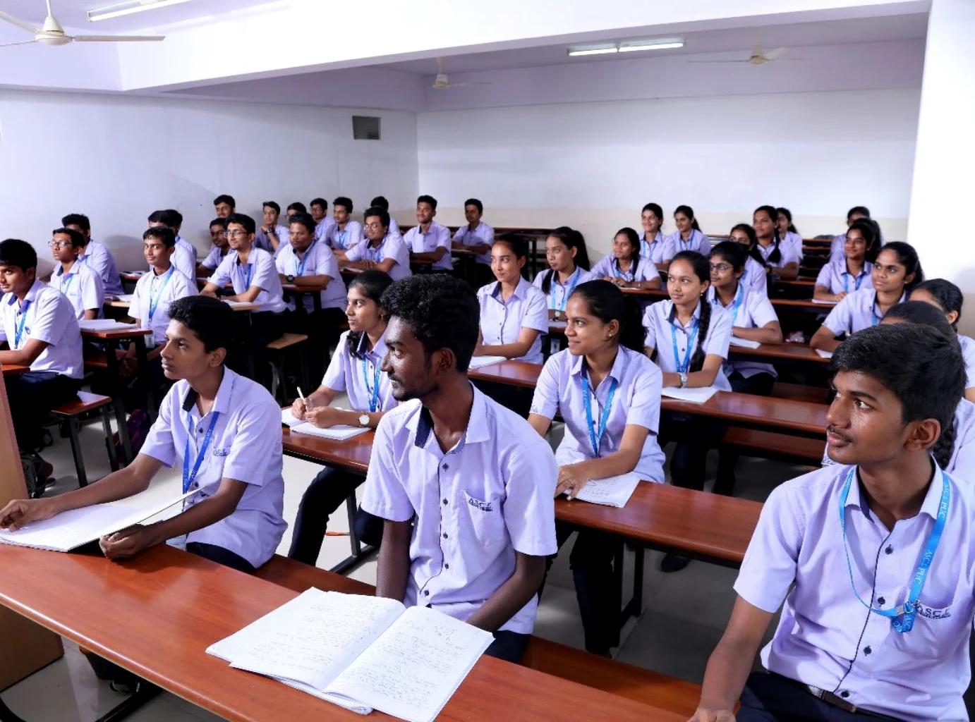 ASC-VES PU College students in classroom learning environment